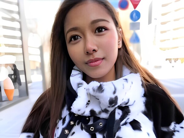 【南国ハーフのビーチギャル】 ショートパンツから覗く美脚がエロすぎ！ 潮吹き手マンで発情し、激しく腰を振る♡