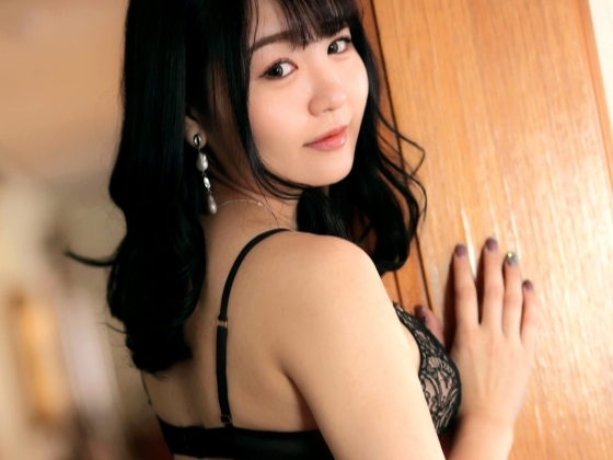 【爆乳美女の誘惑】『こんなに濡れちゃった…』グラマーなランジェリー姿の美女が男を挑発！勃起チ○ポで激しく突かれ、巨乳を揺らしながら感じまくるエロすぎるセックス！！