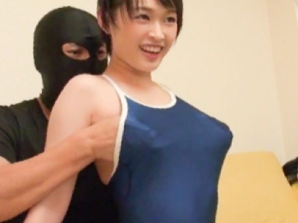 【童顔美女のスク水プレイ】『ダメ、恥ずかしい…』スク水姿の無垢な美女が着衣のまま乳揉まれまくり！童顔とエッチなギャップにフル勃起間違いなし！wwww♡