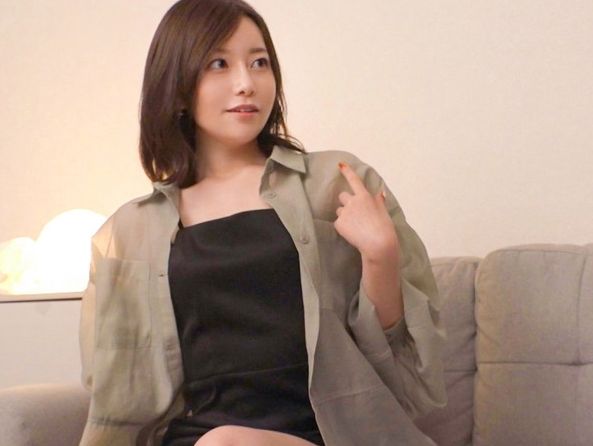 【スレンダー美女の逆夜這い】『我慢できない…』S級美人が仕事相手を誘惑！ムラムラを抑えきれず、自ら跨り騎乗位でハードピストン！スレンダーボディを揺らしながら、若い男を翻弄するエロすぎる誘惑プレイ！！♡