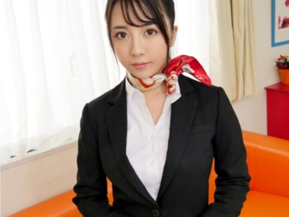 【美脚CAの過激なプレイ】『あぁ…そこ気持ちいい…』制服姿のCAお姉さんが顔面騎乗位でクンニされ、濡れまくるおマンコ！熱く火照ったカラダに肉棒を挿入され、激しいガン突きで絶頂迎える！！