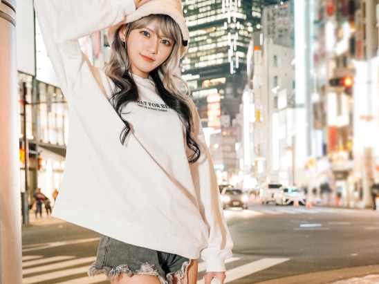 【ギャルと激ヤバSEX】『もっと突いて～！』バチクソエロいギャルと激しく絡み合う！パイパン無毛マンコをズボズボ突き回し、激ピストンでイカせまくる！ギャルのエロさにノックアウト必至！！