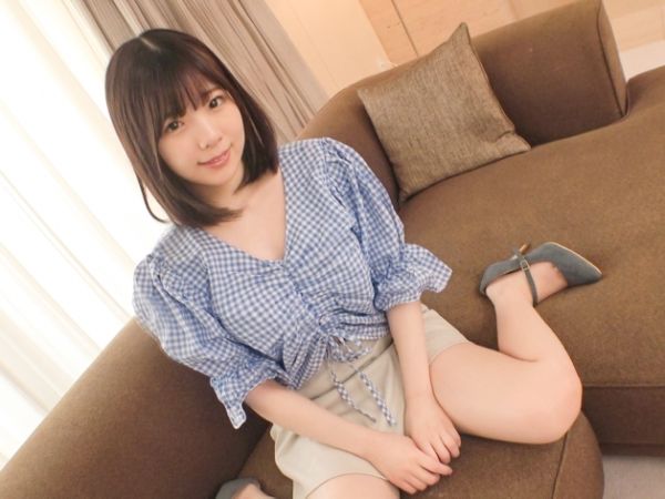【Gカップ女子大生の初体験】『恥ずかしい…』隠れ巨乳のウブな18歳が、たわわに実ったデカ乳を揺らしながら、高速ピストンで感じまくる！初々しい素人娘の生々しいSEX！♡