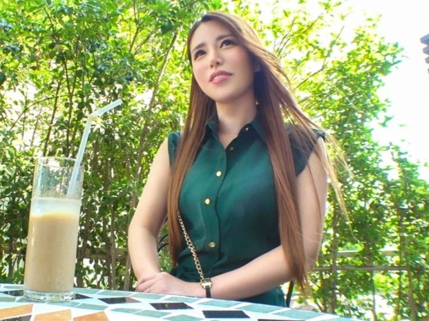 【美熟女秘書の淫らな秘密】『ダメ…でも気持ちいい…』30代とは思えない美しさの人妻秘書がエロすぎる！激ピストンにマジイキしちゃう姿がたまらない！！仕事中の禁断の快楽に溺れる熟女に興奮必至！！