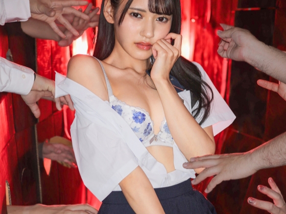 【コスプレ美少女の甘い誘惑】圧倒的かわいさの美少女がメイドやナースに扮して大胆エッチ！キュートなボディを震わせて感じまくるシチュエーションSEX♡