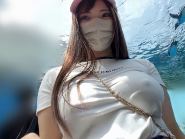 【爆乳コスプレイヤーをホテルでゲット】『コスプレのまま…？』ノーブラパイスラで誘惑する美人レイヤーが、ナンパ師の甘い言葉にメロメロ！ホテルでコスプレ姿のまま激しくハメられ、爆乳を揺らして感じまくる！！♡