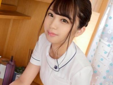 【童顔エステティシャンの危険な施術】『ダメ…でも気持ちいい…』無邪気な笑顔の美少女が、エステ中に敏感な部分を触られ、我慢できずに感じちゃう！硬くなったチ○ポで激しく突かれ、快感に溺れる姿は必見！