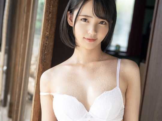 【汗だく美乳美少女】汗まみれで濃厚セックス！美乳ボディが汗で光りまくる！激ピストンで汗が飛び散るエロさに興奮MAX！美少女の汗だくセックスがヤバすぎる！♡