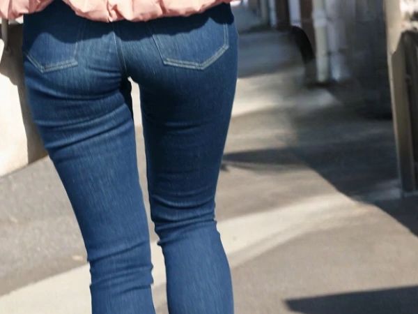 【美脚人妻の危険な遊び】37歳とは思えないスレンダーボディの奥様が、ご無沙汰マ○コで他人チンポを貪る！欲求不満を解消する不貞性交で快楽の渦に溺れる…♡