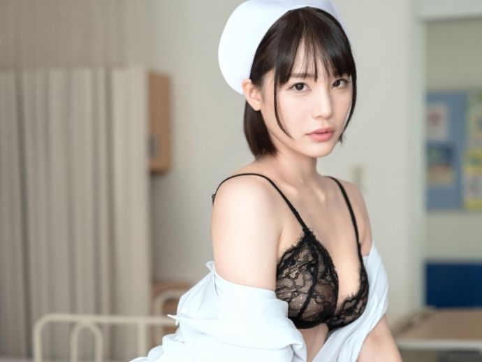 【淫乱ナースの裏の顔！】清楚なふりして病院で働くエロ看護師！患者のチンポ狙って日々お仕事頑張ってるなんて…w 制服の下はエロモード全開で、患者のチンコを美味しそうにしゃぶる姿は必見！